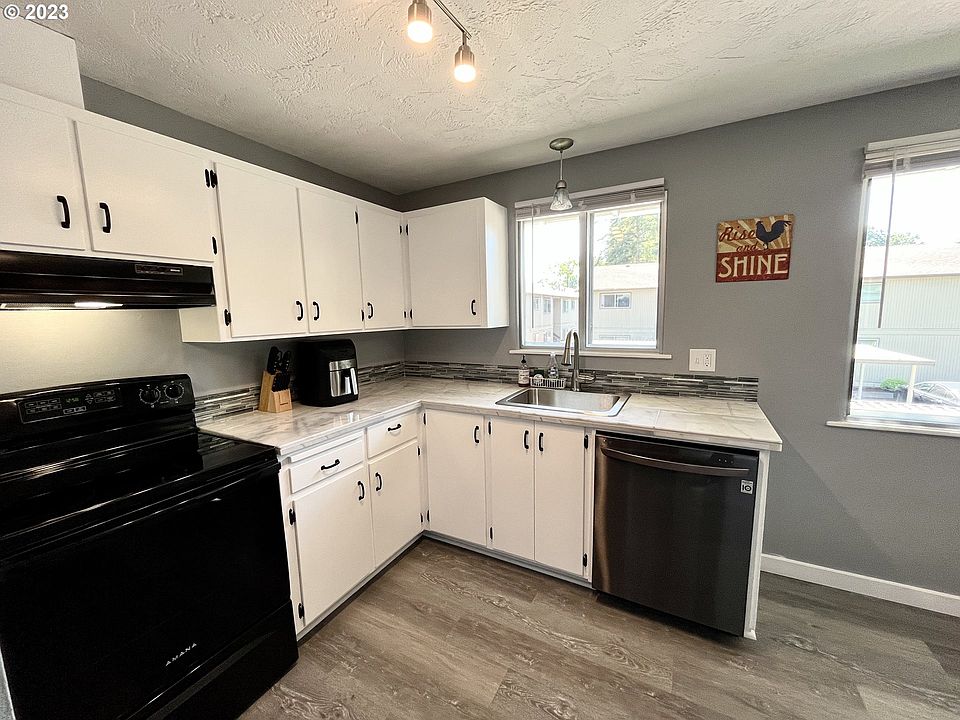 The Viking Condominiums - 599 Coburg Rd Eugene OR | Zillow