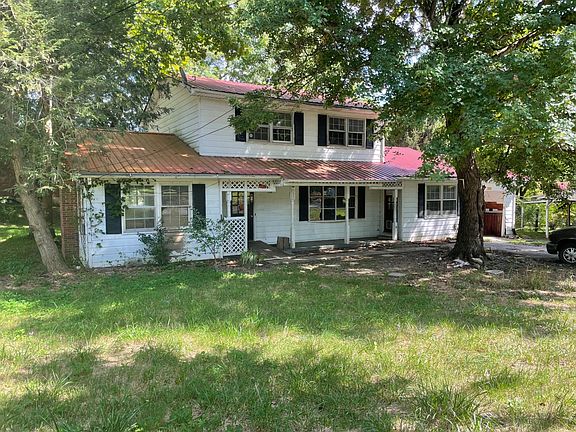 2nd image of 130 Tulip Ave