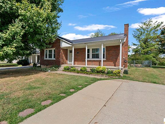 2nd image of 126 Lexington Dr