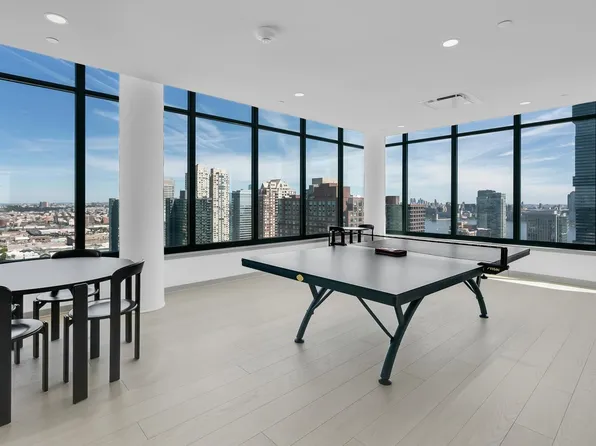 155 Bay Street image 23 of 44