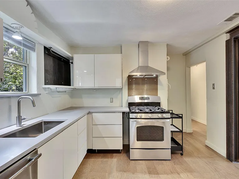 1306 Norwood Rd #A — Photo 9