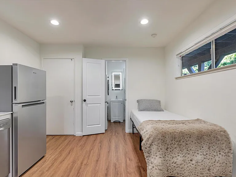 21050 Canyon View Dr — Photo 11