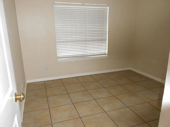 5th image of 1017 Shiels Dr