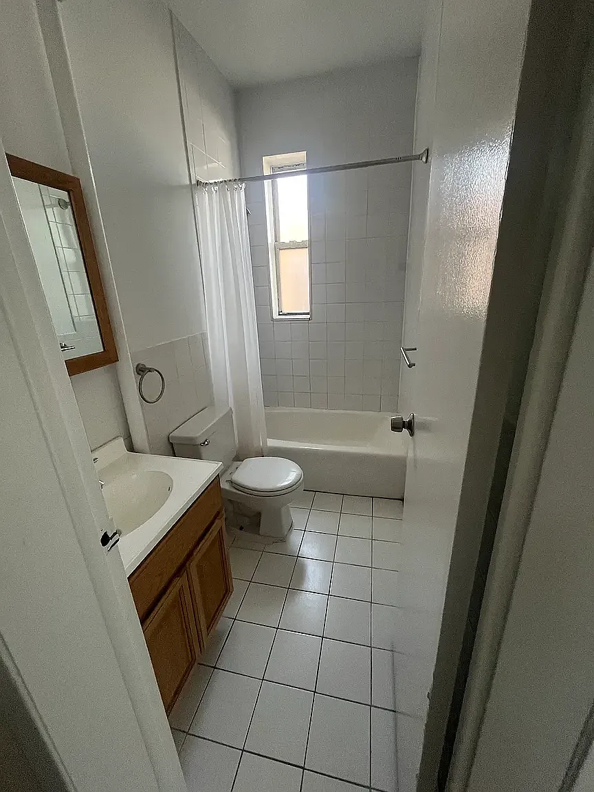 24-31 Steinway Street — Photo 2