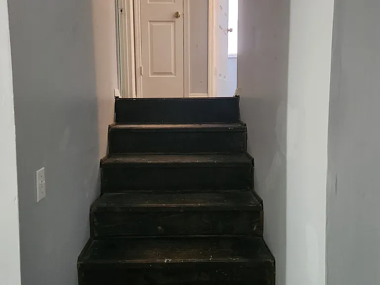 1438 E Cedar Ln — Photo 4