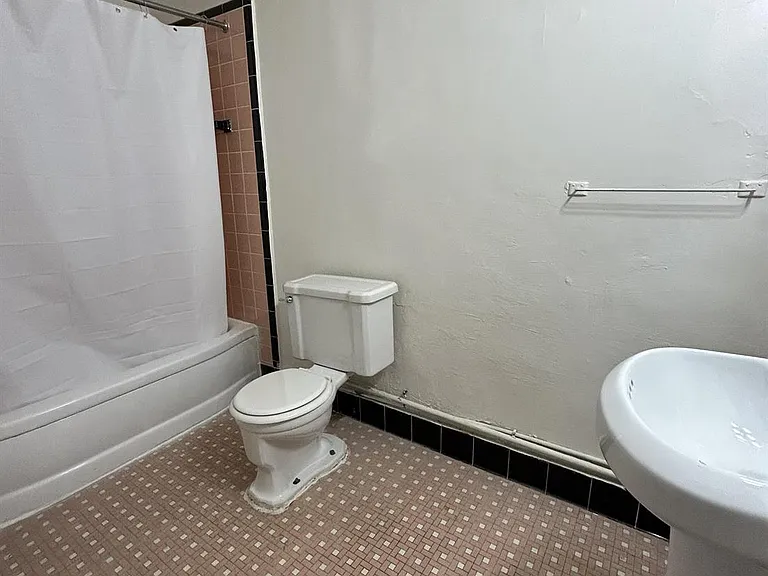 The Sherman Apartments — Photo 10