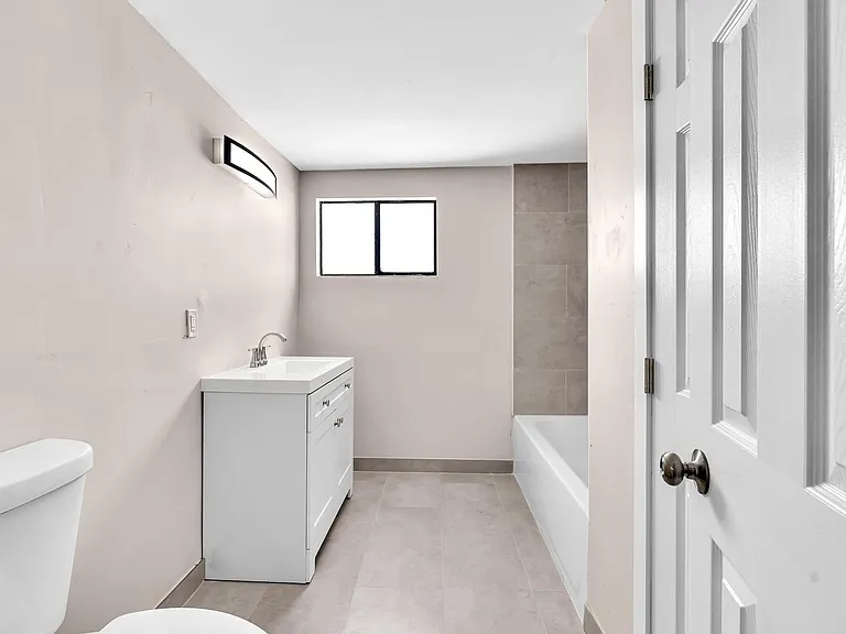 Marseille Apts — Photo 26
