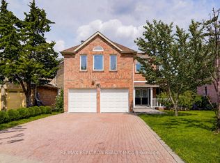 233 Brimson Dr, Newmarket, ON L3X1H8