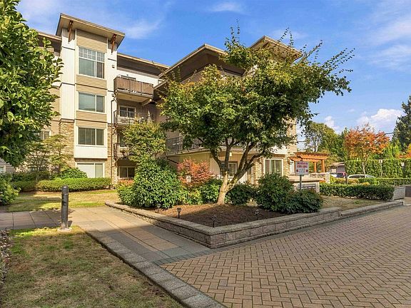 2nd image of 11935 Burnett St #216