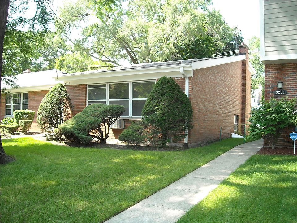 3233-49 Central