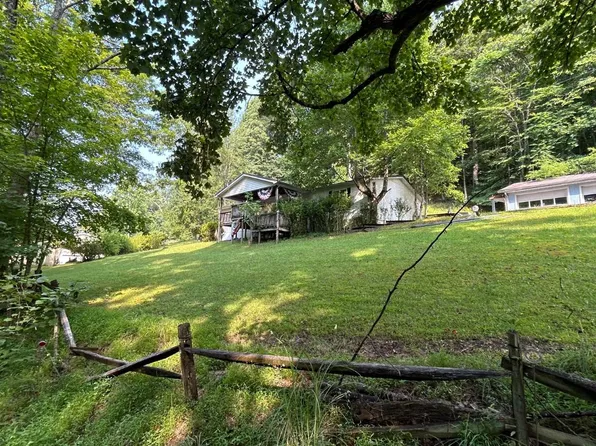 745 Plum Run Rd, Grafton, WV 26354