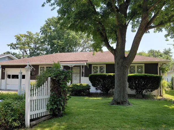 11 N Wabash St, Hobart, IN 46342