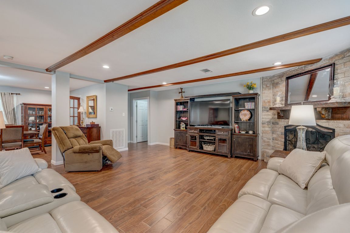 2708 Colonial Dr, Dickinson, TX 77539 MLS 34208163 Zillow