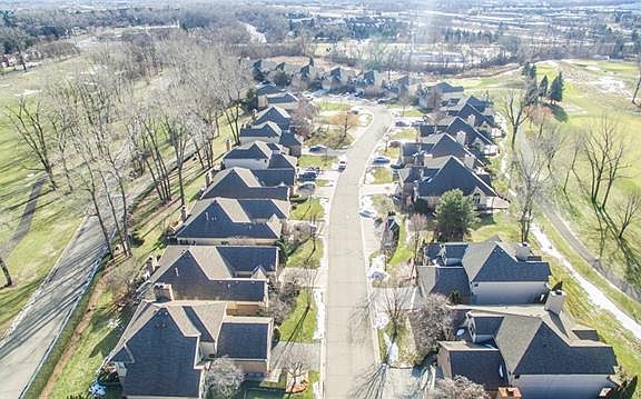 4th image of 36 Turnberry Ln #33