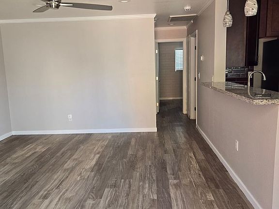 3rd image of 1039-1041 E Spence Ave