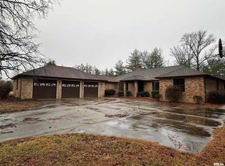 2801 Richview Rd, Mount Vernon, IL 62864