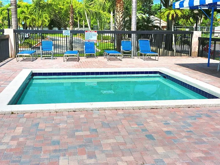 3559 Cocoplum Cir — Photo 15