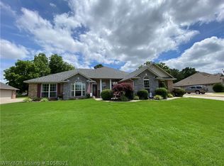 2011 Barrington Dr, Lavaca, AR 72941
