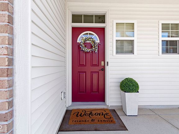4th image of 707 Shagbark Ct