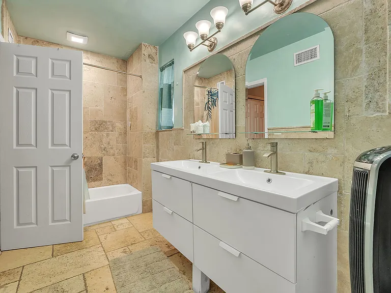 135 Park Ave — Photo 20