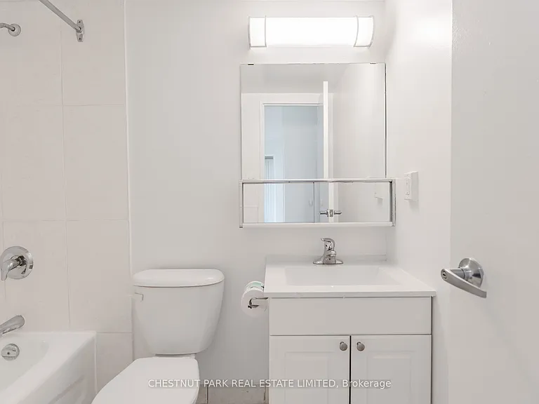 150 Lakeshore Rd W #1412 — Photo 21