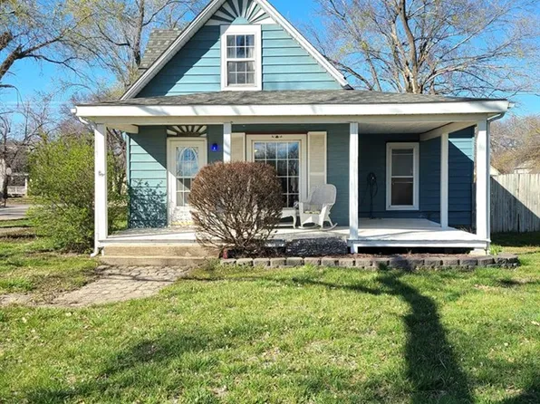 218 W 4th St, Solomon, KS 67480