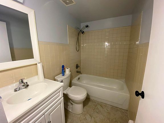 5th image of 141 Beach 60 St