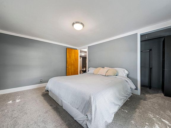 4th image of 8188 W 112th St