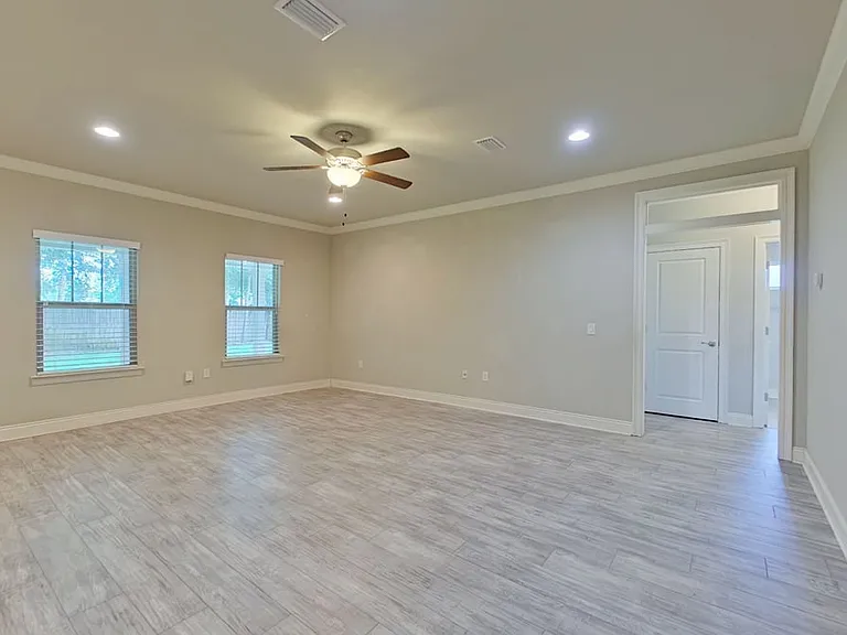 8435 Nevada St — Photo 3