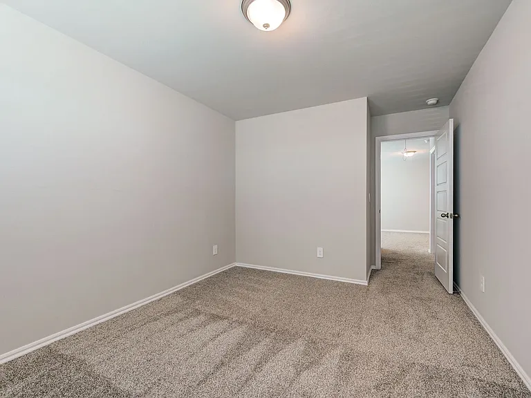 10516 NW 24th St — Photo 38