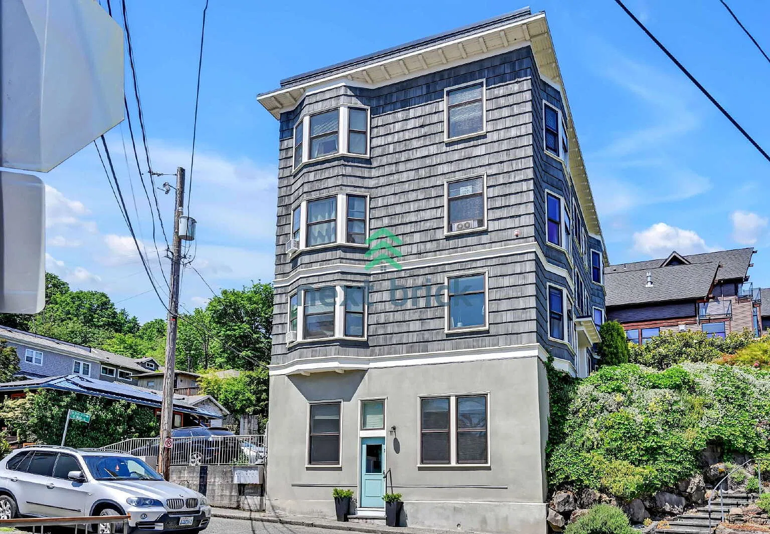 "Spacious 1-bedroom, 1 bathrooms in Prime Seattle Location!" — Photo 1