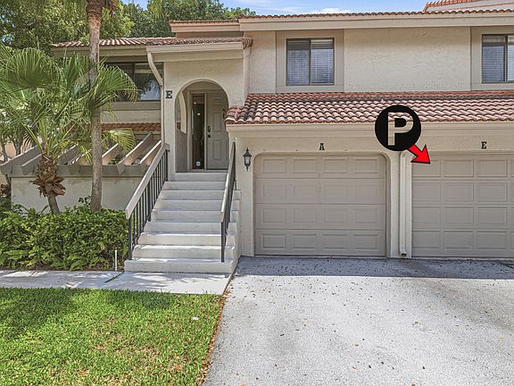 2nd image of 5530 Coach House Cir