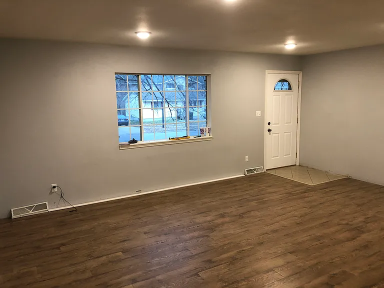 205 Dotson Dr — Photo 8