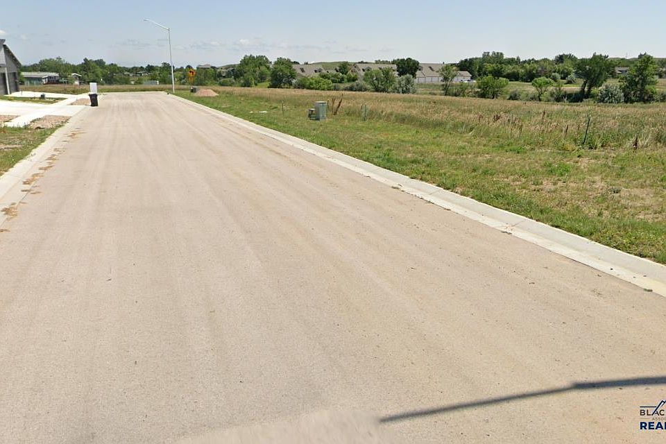 2nd image of 825 Petros Dr