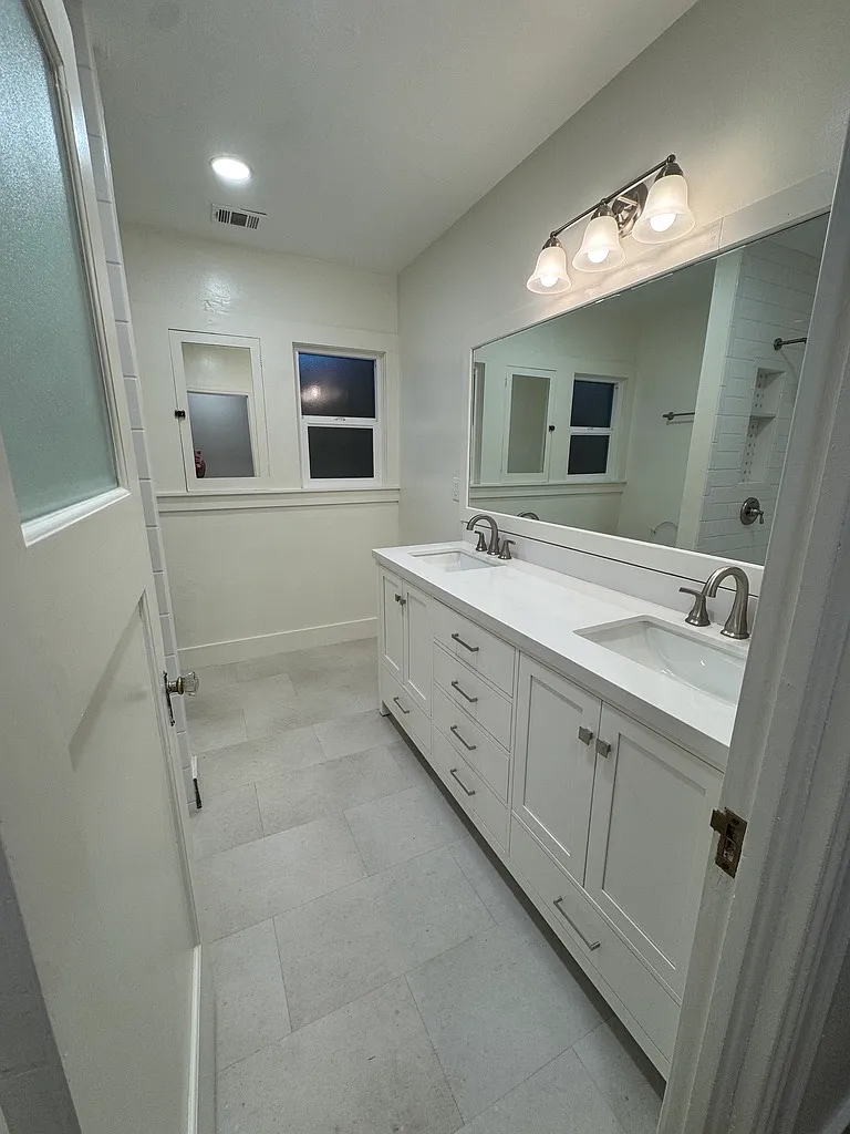 3 bed, 1344 sqft, $2,300 — Photo 4