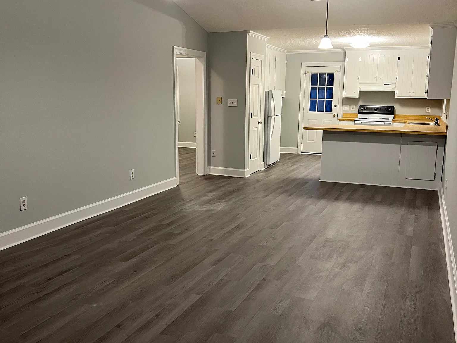 2 bed, 1.5 bath, 1000 sqft, $1,250 — Photo 1
