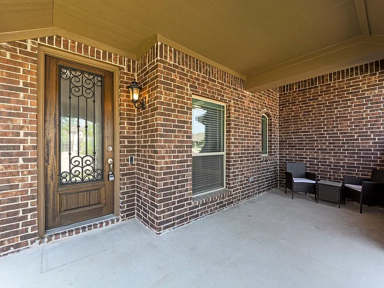 7404 Hawthorne Way — Photo 4