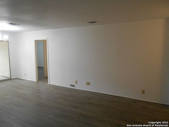 5th image of 3224 Urban Crest Dr