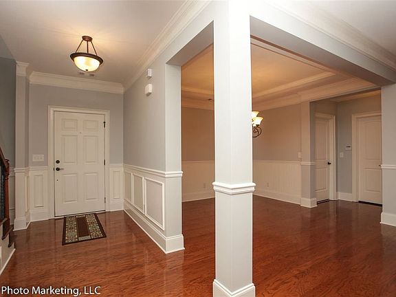 3rd image of 215 Black Hawke Ln