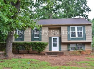 202 Willoughby Ln, Cary, NC 27513