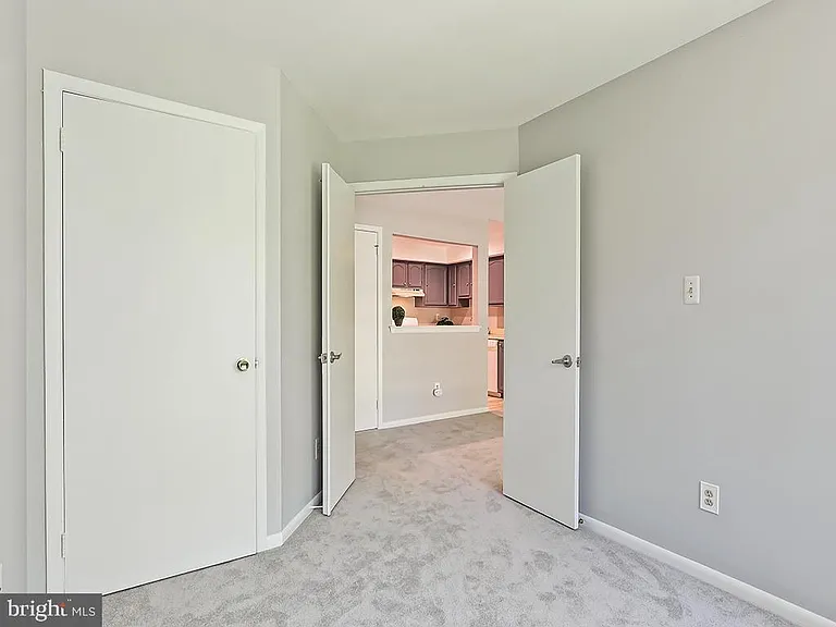 303 Trinity Ct #11 — Photo 17