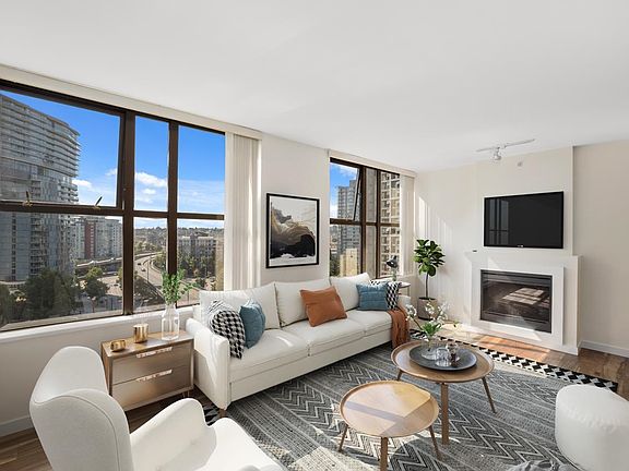 3rd image of 989 Beatty St #1004