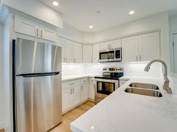 850 G Ave #G, Coronado, CA 92118