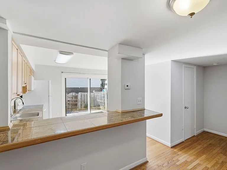 1204 Brethour Ct — Photo 7