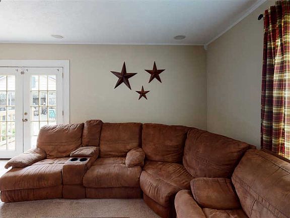 5th image of 2534 Gladys Ave