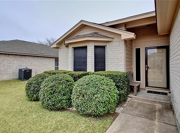 3rd image of 3102 Zachary Ln