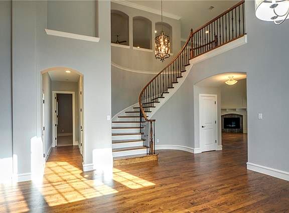 4th image of 405 Saint Tropez Dr
