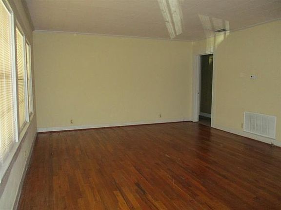 5th image of 512 Lakeview Dr S