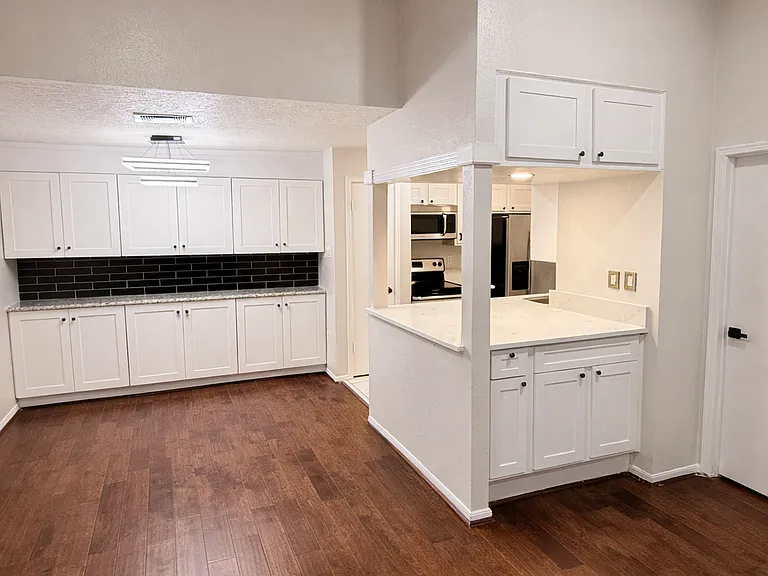 2125 Augusta Dr #484 — Photo 9