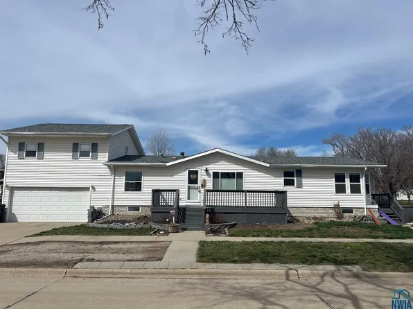 404 Maple St, Onawa, IA 51040